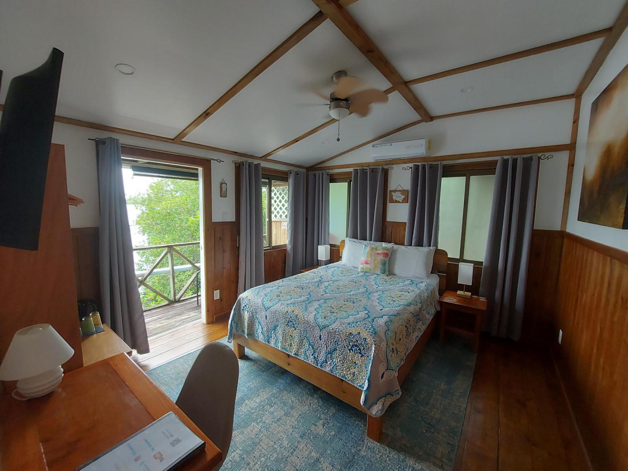 The Sunsetter Bed&Breakfast Bocas del Toro Exterior foto
